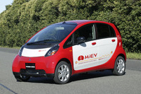 【新聞ウォッチ】三菱自動車・相川常務「電気自動車は理想的なエコカー」 画像