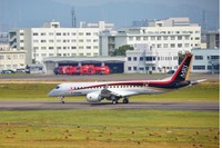 三菱航空機、MRJの高速走行試験を実施へ…初飛行に向けたシンボルデザインを決定 画像
