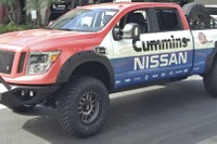 【SEMAショー15】日産、タイタン 新型をカスタマイズ…砂漠レースのサポートカーに 画像