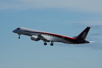 【新聞ウォッチ】初飛行に成功した国産ジェット機「MRJ」、期待と不安 画像