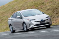【トヨタ プリウス 新型】エントリー車も40km/リットルの最高燃費に 画像