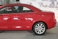 【VW イオス 日本発表】5分割ルーフ開閉…写真蔵 画像