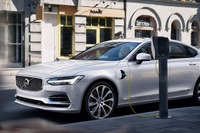 【デトロイトモーターショー16】ボルボ S90 新型にPHV、「T8」…407馬力ツインチャージャー 画像