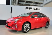 【トヨタ プリウス 新型】クリアさを表現するのに苦労した「赤」 画像
