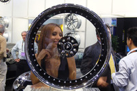 【SEMA06】透明なホイール!? 画像