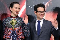 『スター・ウォーズ/フォースの覚醒』監督、キャストが来日 画像