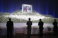 いすゞ 飛山元社長お別れの会に1200人 画像