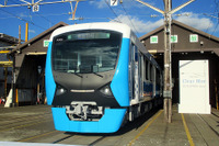 静岡鉄道、新型A3000形A3001公開…フラットでシンプルなステンレス車体に 画像