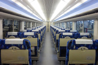 「おじさんばっかじゃん」京葉線を行く最終「わかしお」、510円座席のリアル 画像