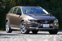 【ボルボ V60 クロスカントリー 試乗】ボルボの“十八番”といえる走り&仕上がり…島崎七生人 画像