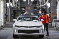 GM、米工場に追加シフト…カマロ 新型の需要に対応 画像