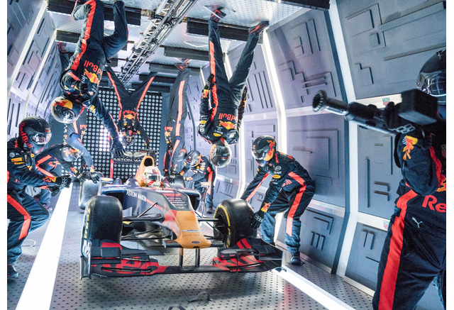 F1 レッドブル 最速ピットストップ記録 1 秒 を最終戦で更新できるか 無重力下で特訓 動画 レスポンス Response Jp F1 レッドブル 最速ピットストップ記録 1 秒 を最終戦で更新できるか 無重力下で特訓 動画 レスポンス Response Jp