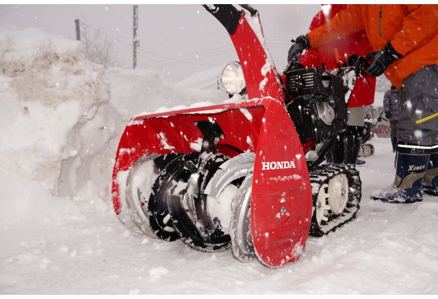 ホンダ 世界初 クロスオーガ を採用した除雪機の動き レスポンス Response Jp ホンダ 世界初 クロスオーガ を採用した除雪機の動き レスポンス Response Jp