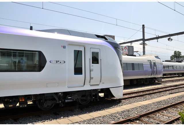 新型特急e353系 全席コンセント設置や大型トイレ 車内設備のポイントは レスポンス Response Jp 新型特急e353系 全席コンセント設置や大型トイレ 車内設備のポイントは レスポンス Response Jp