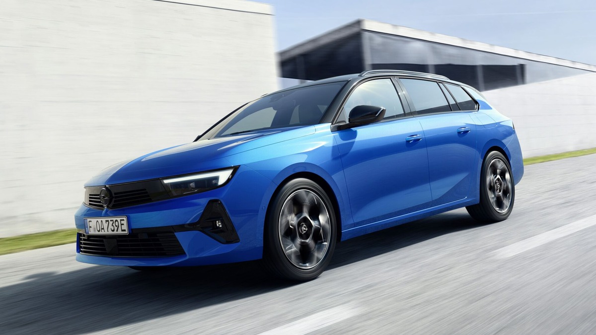 オペル・アストラ スポーツツアラーPHEV