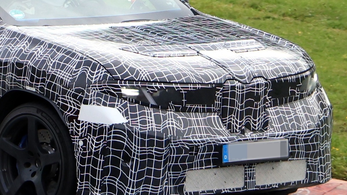 BMW iX3 M のプロトタイプ