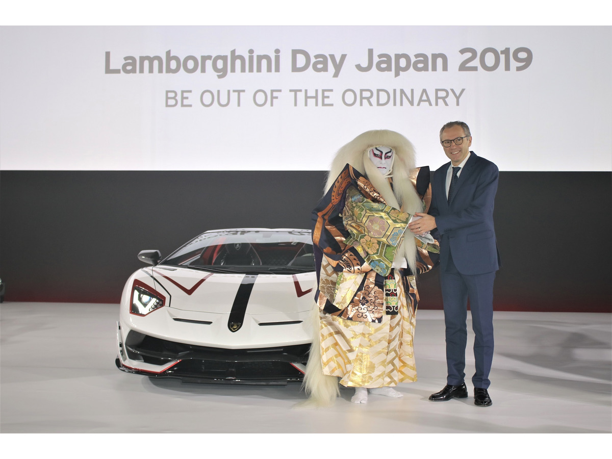 Lm002 ハラマ そして歌舞伎仕様アヴェンタドール ランボルギーニデイ19開催 レスポンス Response Jp Lm002 ハラマ そして歌舞伎仕様アヴェンタドール ランボルギーニデイ19開催 レスポンス Response Jp
