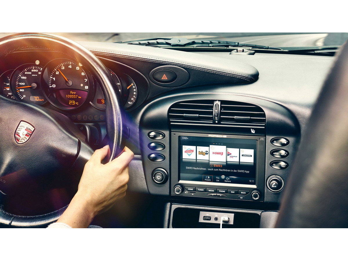 ポルシェの旧型車 Apple Carplay が利用可能に 後付けコネクトを欧州発表 レスポンス Response Jp ポルシェの旧型車 Apple Carplay が利用可能に 後付けコネクトを欧州発表 レスポンス Response Jp