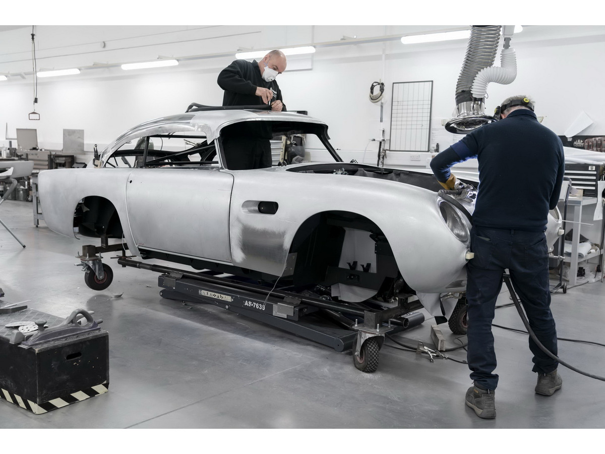 アストンマーティン Db5ボンドカー 25台を限定生産 回転式ナンバープレートなど再現 レスポンス Response Jp アストンマーティン Db5ボンドカー 25台を限定生産 回転式ナンバープレートなど再現 レスポンス Response Jp