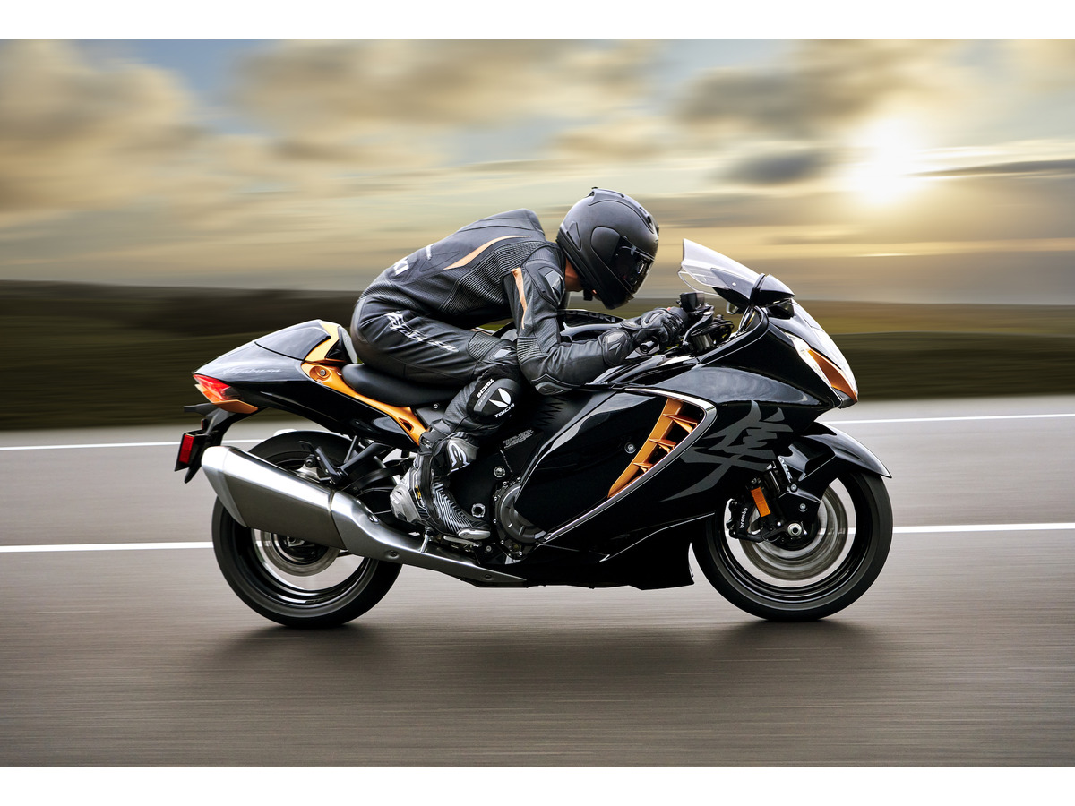 スズキ ハヤブサ 新型 13年ぶりのフルモデルチェンジ エッジの効いたスタイリングに刷新 レスポンス Response Jp