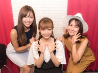 左からMCの美波千夏さん、ゲストの林紗久羅さん、MCの立花サキさん。ファンとの交流は一番の支え(FM秋葉原「サキとちなつのmy way」に現役RQ林紗久羅登場!!)