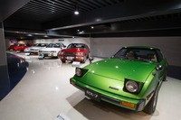 初代サバンナRX-7(向かって右端)。これで固定丸目だったらアマガエルだった。