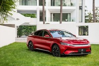 BYDのダイナスティ(王朝)シリーズのミドルサイズセダン『漢 EV』