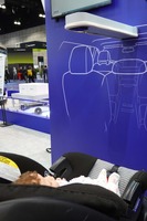 子供の車内置き去り対策のシステム。ルーフを想定した上側にレーダーが組み込まれていた