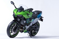 カワサキのストロングハイブリッドバイク：Ninja HEV