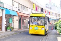 京急の実証実験「グリスロで巡る関内探訪ツアー」の様子(参考画像)
