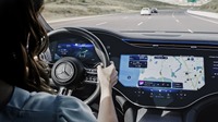 メルセデスベンツの自動車線変更システム「アクティブ・レーン・チェンジアシスト」