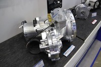 エクセディのEV用ワイドレンジドライブシステム(オートモーティブワールド2023)