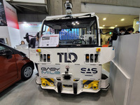 前面から見ると大型トラックのように見える自動運転、牽引EV