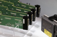 プロトタイプ基板のアンテナ部(キーサイト・テクノロジーが出展したレーダーシーンエミュレーター)