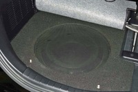 カードルームに備えられたサブウーファー