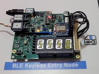 10BASE-T1S上のノードの例。4桁表示LEDの上にある小さなチップがE2Bのロジック。これでノード毎のMCU+ソフトウェアスタック+PHYを代替できる