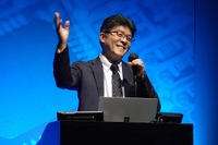 マイクロソフトで自動車・モビリティ産業担当ディレクター 江崎智行氏(「次世代のモビリティ“Car to Cloud”」講演にて)
