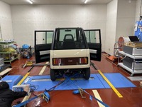 名古屋大学のシャシーダイナモでテスト中のミニマムモビリティ コンセプト。