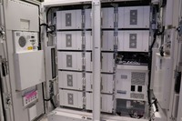事業者用蓄電ユニットの内部