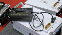 小型のRoadie V2はコンセントに繋いで充電する