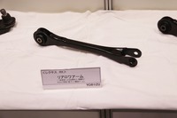レクサスRXのリアロアアーム。ヨロズの特許工法による製品