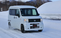 雪上での走行テストの様子