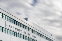 ジャガー・ランドローバーの英国ヘイルウッド工場
