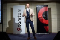 冒頭の挨拶に立ったトムトム チーフ・レベニュー・オフィサーのマイク・スクーフス氏