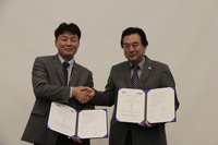 KRVIAチョソンフン会長(左)とJRVA荒木賢治会長(右)