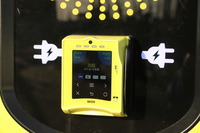 クレジットカード決済機能付きの設置型普通充電器「Bee Meter VPOS Touch（ビーメーター ヴィポス タッチ）」