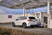 BMWの燃料電池実験車両『iX5ハイドロジェン』