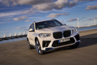 BMWの燃料電池実験車両『iX5ハイドロジェン』