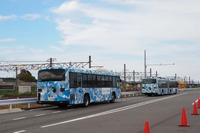 隊列走行中は約15m（±4m）の間隔を開けて走行する