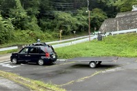 自動運転車とドローンによる実証実験の様子